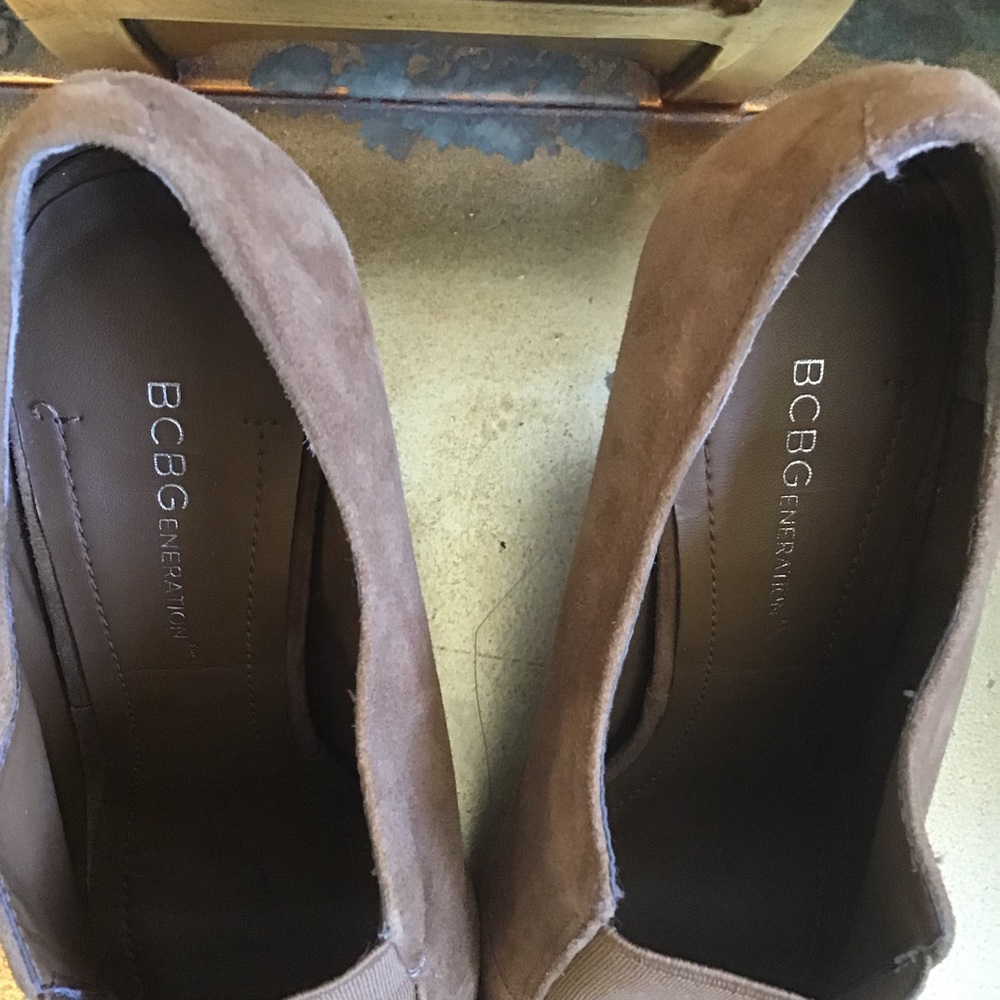 Shoes - Picture 2 of 7